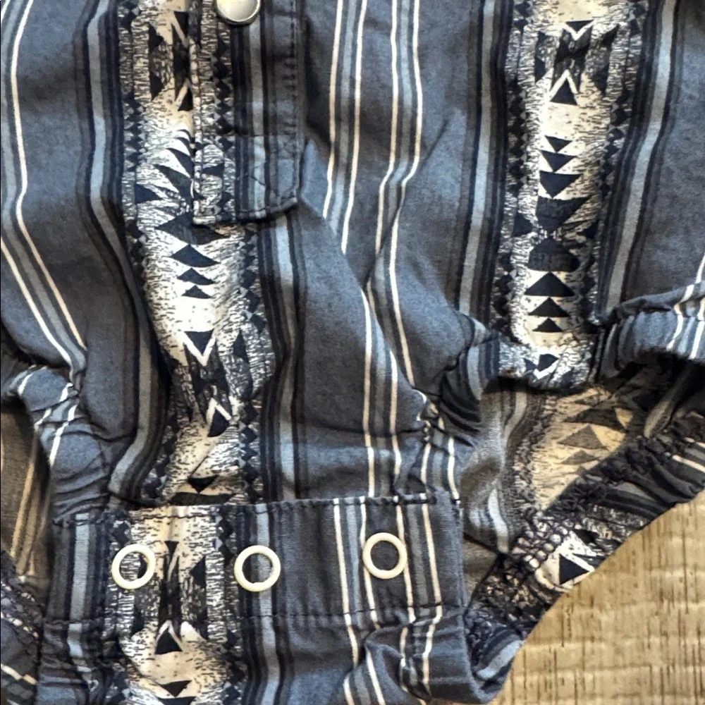 WRANGLER Bodysuit- size 0-3 months